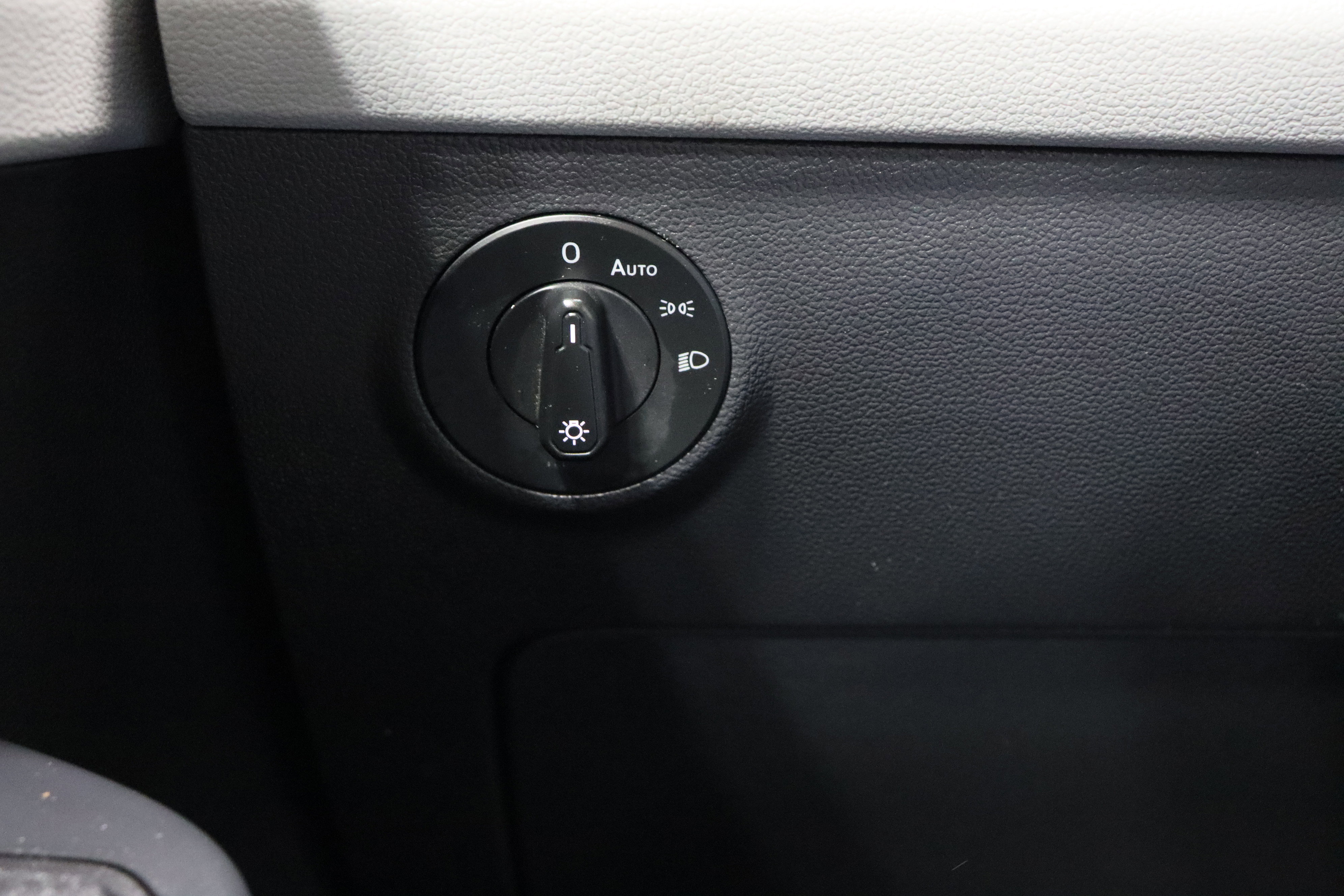 Used 2022 Volkswagen Taos S image 23