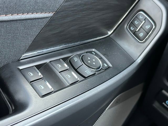 Used 2024 Ford F150 Lightning Lariat image 17