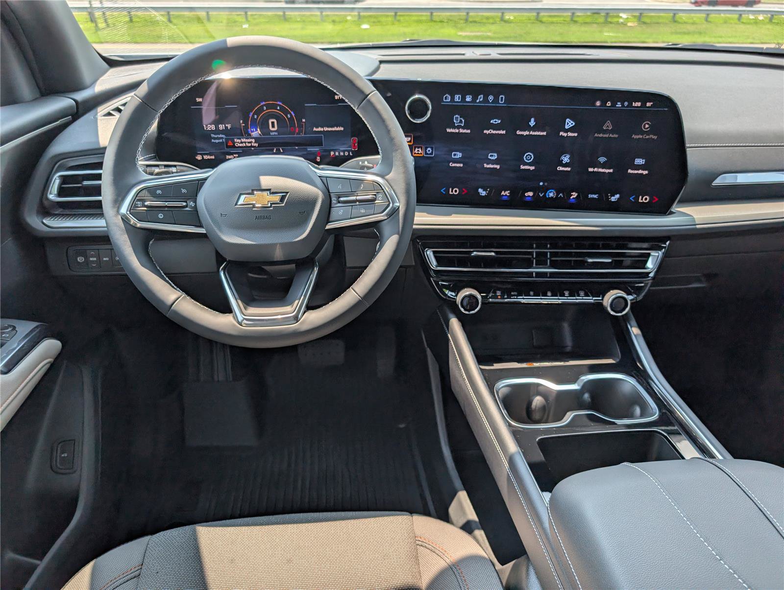 New 2027 Chevrolet Traverse LT w/ Sun and Wheel Package AWD/4WD image 15