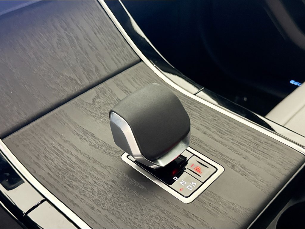 New 2026 Land Rover Range Rover Velar Belgravia AWD/4WD image 17