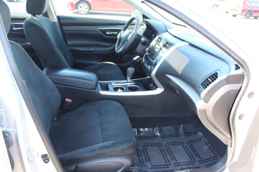 Used 2015 Nissan Altima 2.5 SV w/ Convenience Package image 19