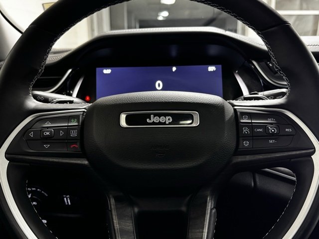 Used 2022 Jeep Grand Cherokee Limited w/ Trailer Tow Prep Group (B) image 12