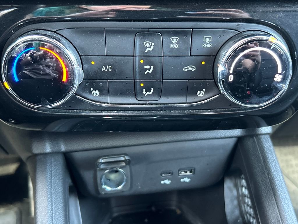 Used 2024 Chevrolet TrailBlazer RS w/ Driver Confidence Package image 12