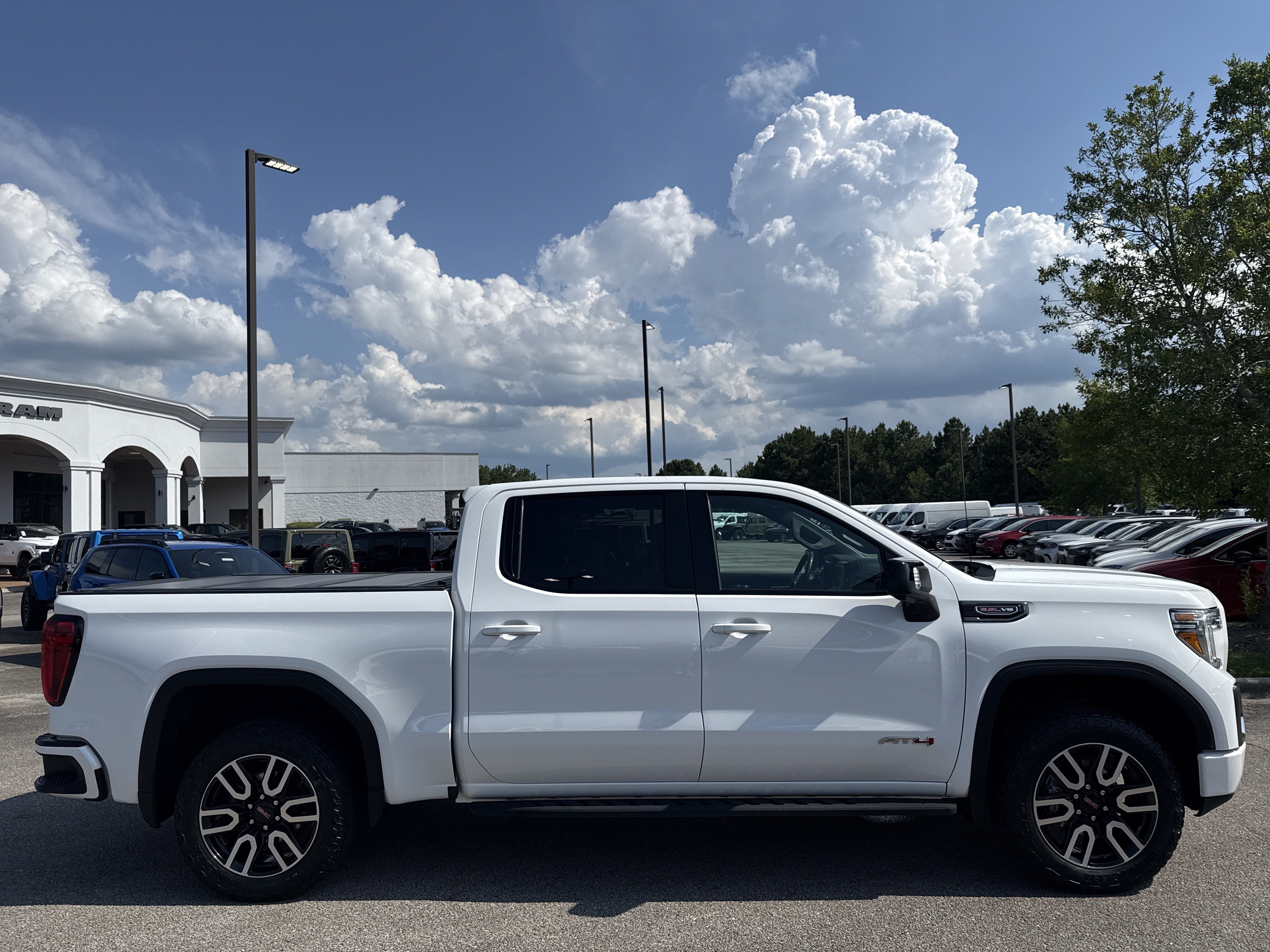 Used 2021 GMC Sierra 1500 AT4 AWD/4WD image 8