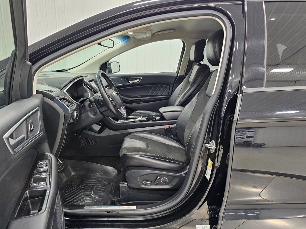 Used 2018 Ford Edge Sport w/ Cargo Accessory Package AWD/4WD image 11