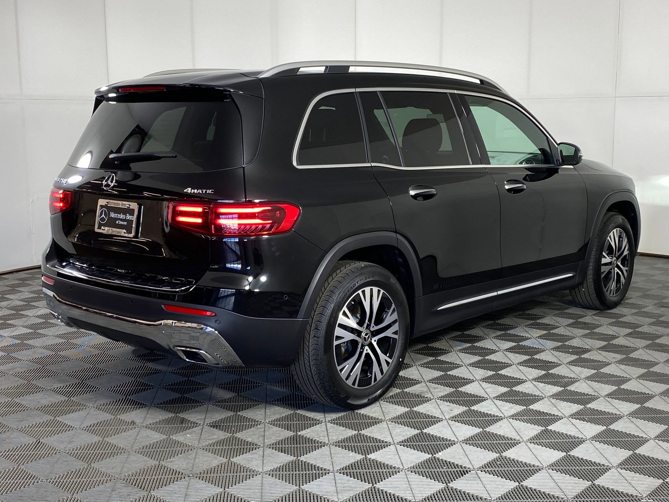 New 2025 Mercedes-Benz GLB 250 4MATIC image 8