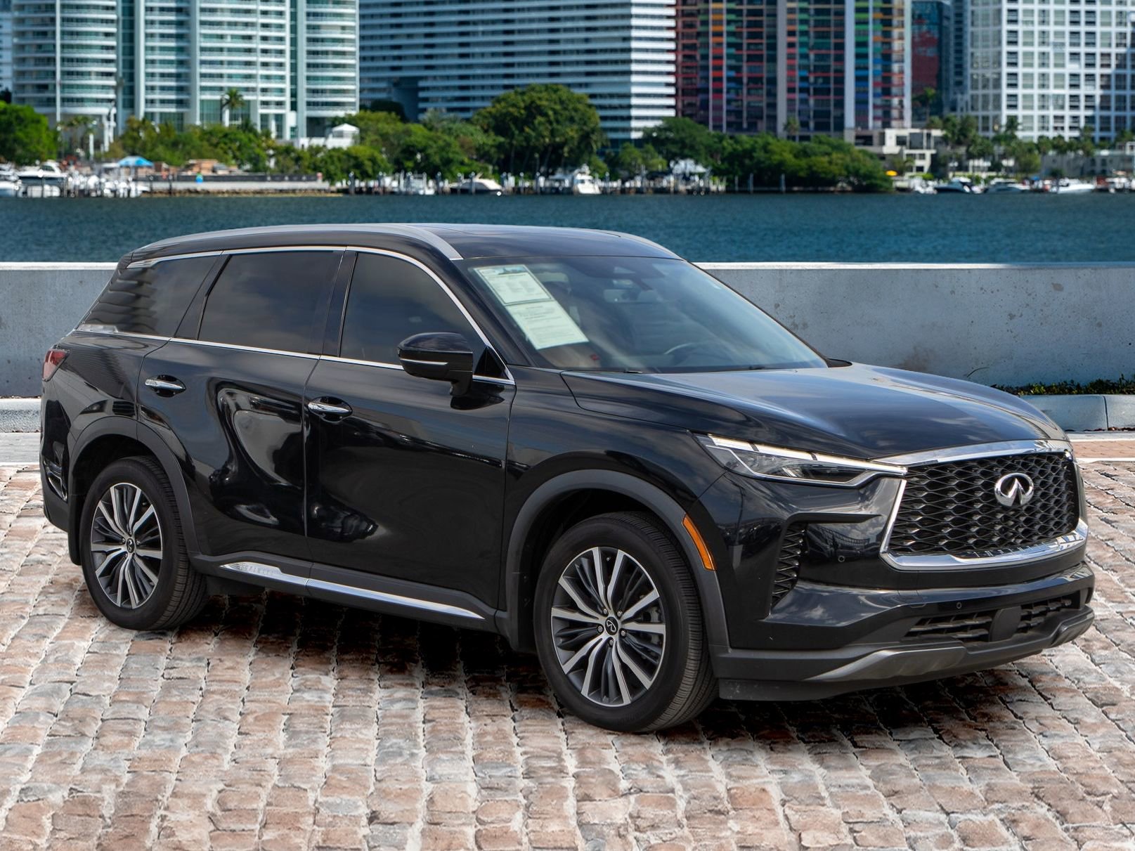 Used 2023 INFINITI QX60 Sensory w/ Cargo Package image 3