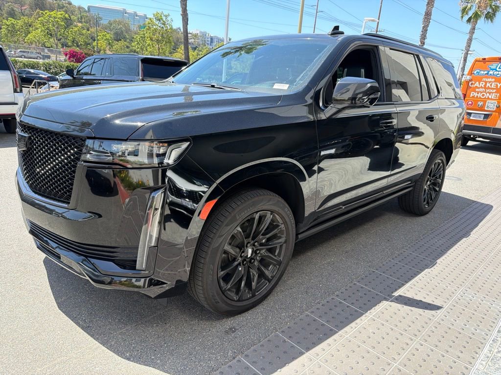 Used 2023 Cadillac Escalade Sport Platinum w/ LPO, ONYX Package AWD/4WD image 3