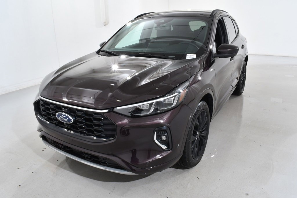 Used 2023 Ford Escape ST-Line Elite image 2