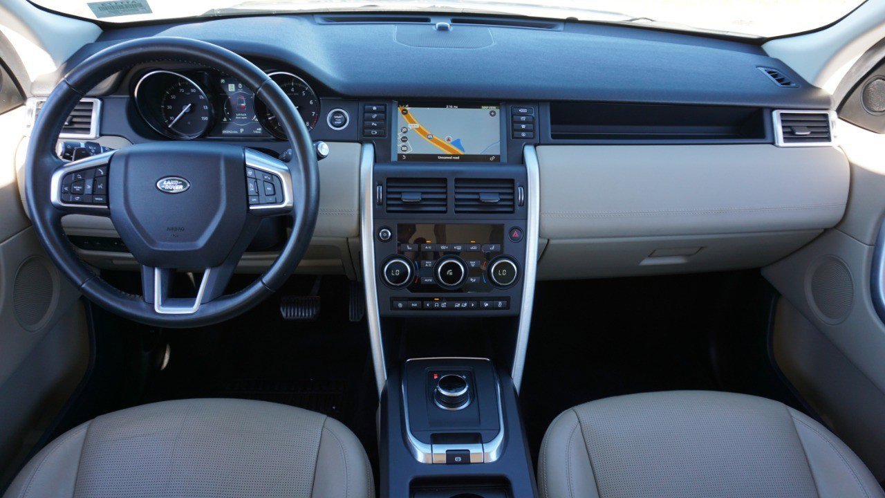 Used 2019 Land Rover Discovery Sport HSE image 25