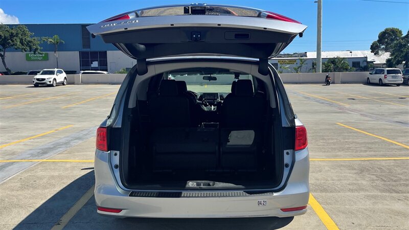 Used 2019 Honda Odyssey LX image 9