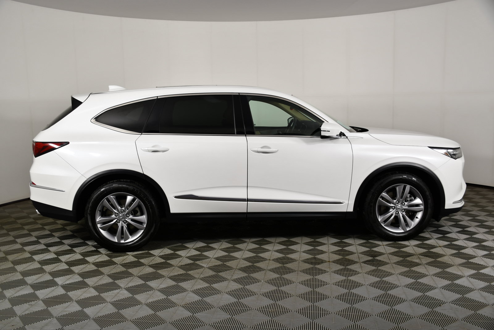 Used 2024 Acura MDX SH-AWD image 5
