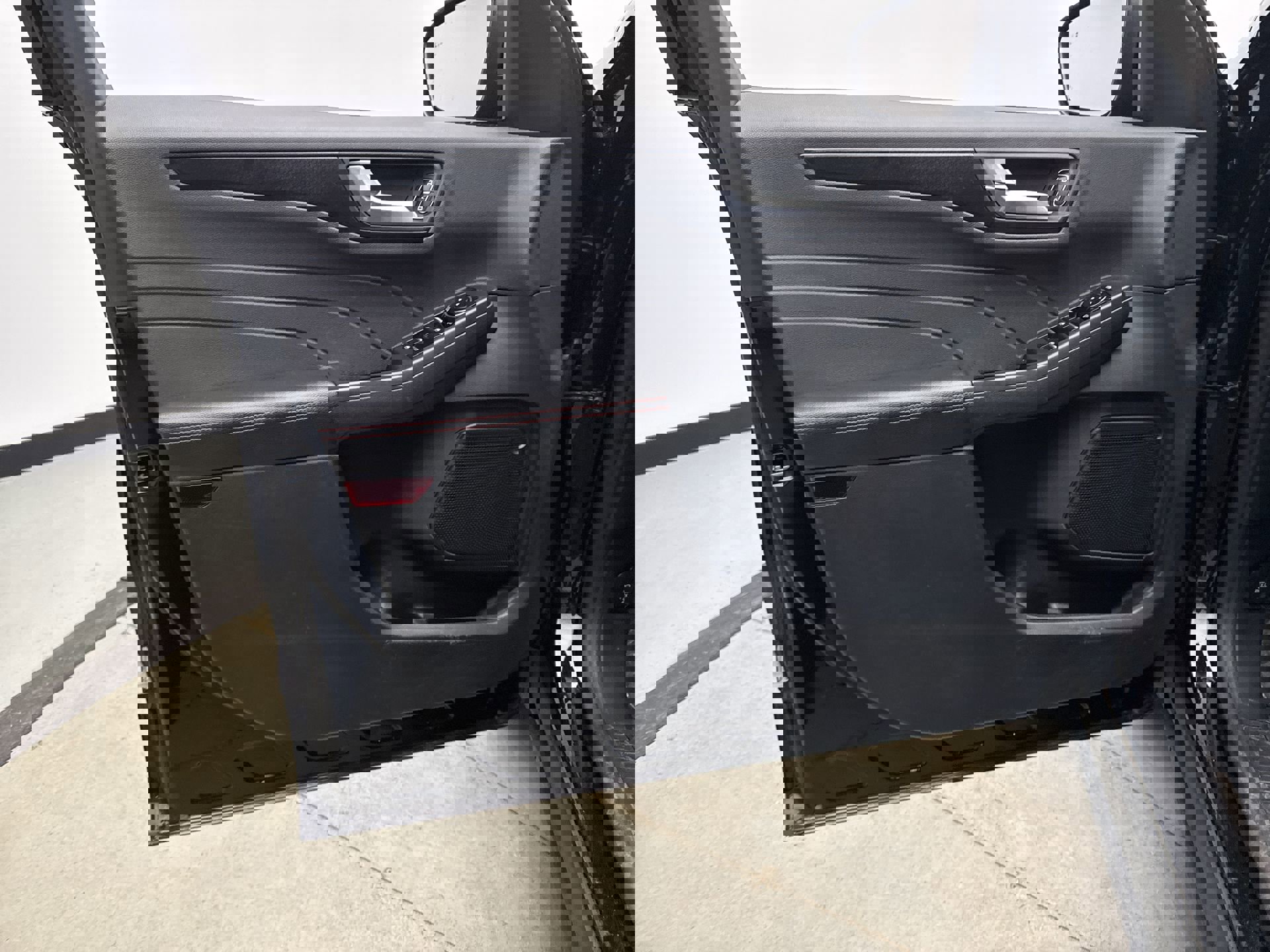 Used 2022 Ford Escape SEL w/ SEL Stealth AWD Package image 9