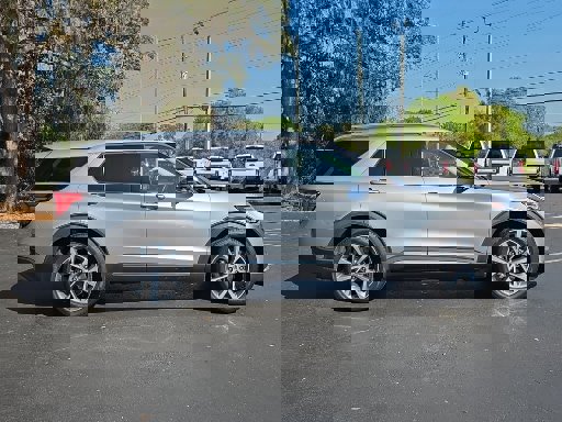 Certified 2025 Ford Explorer Platinum w/ Ultimate Package image 8