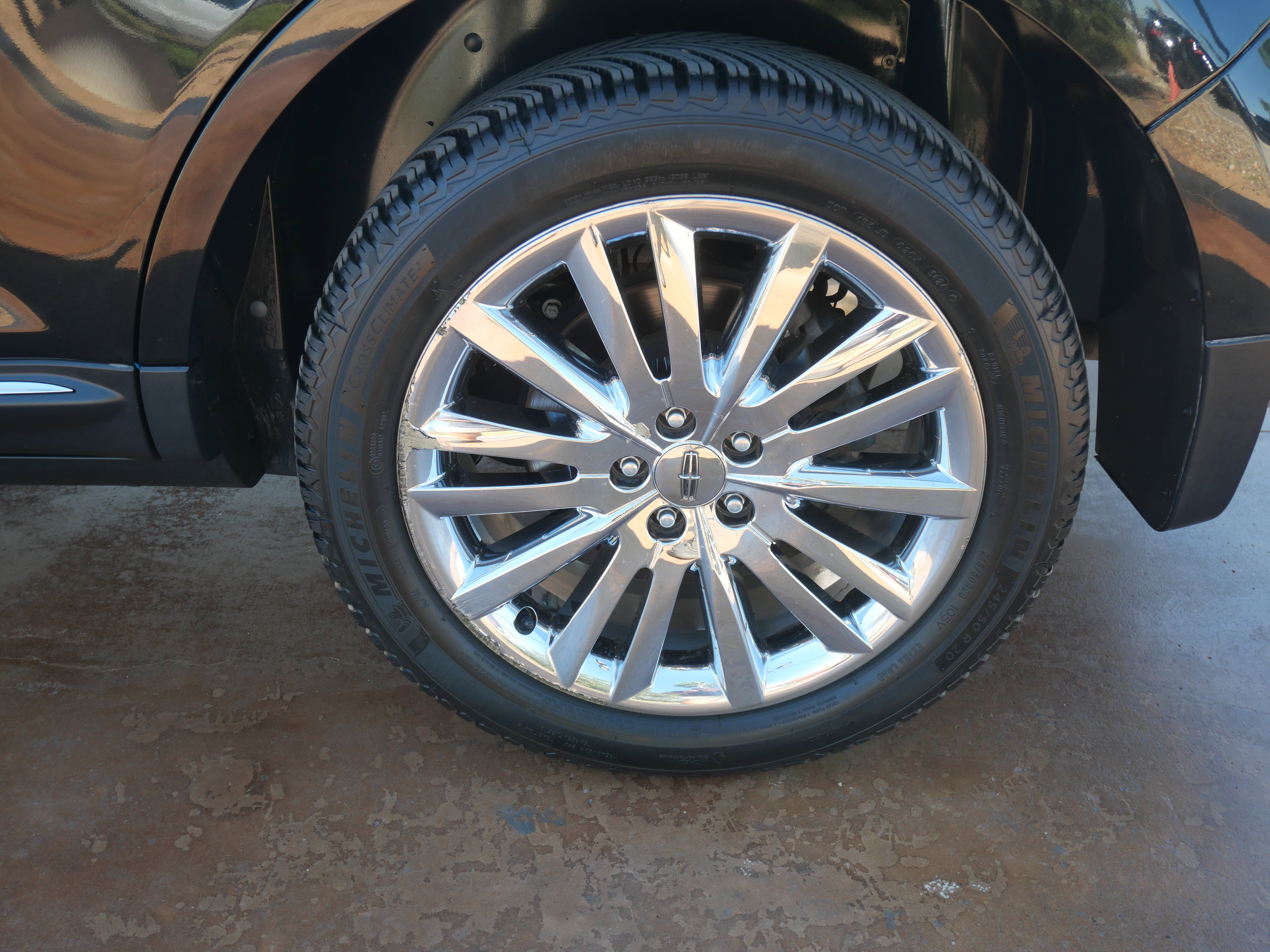 Used 2013 Lincoln MKX FWD image 7