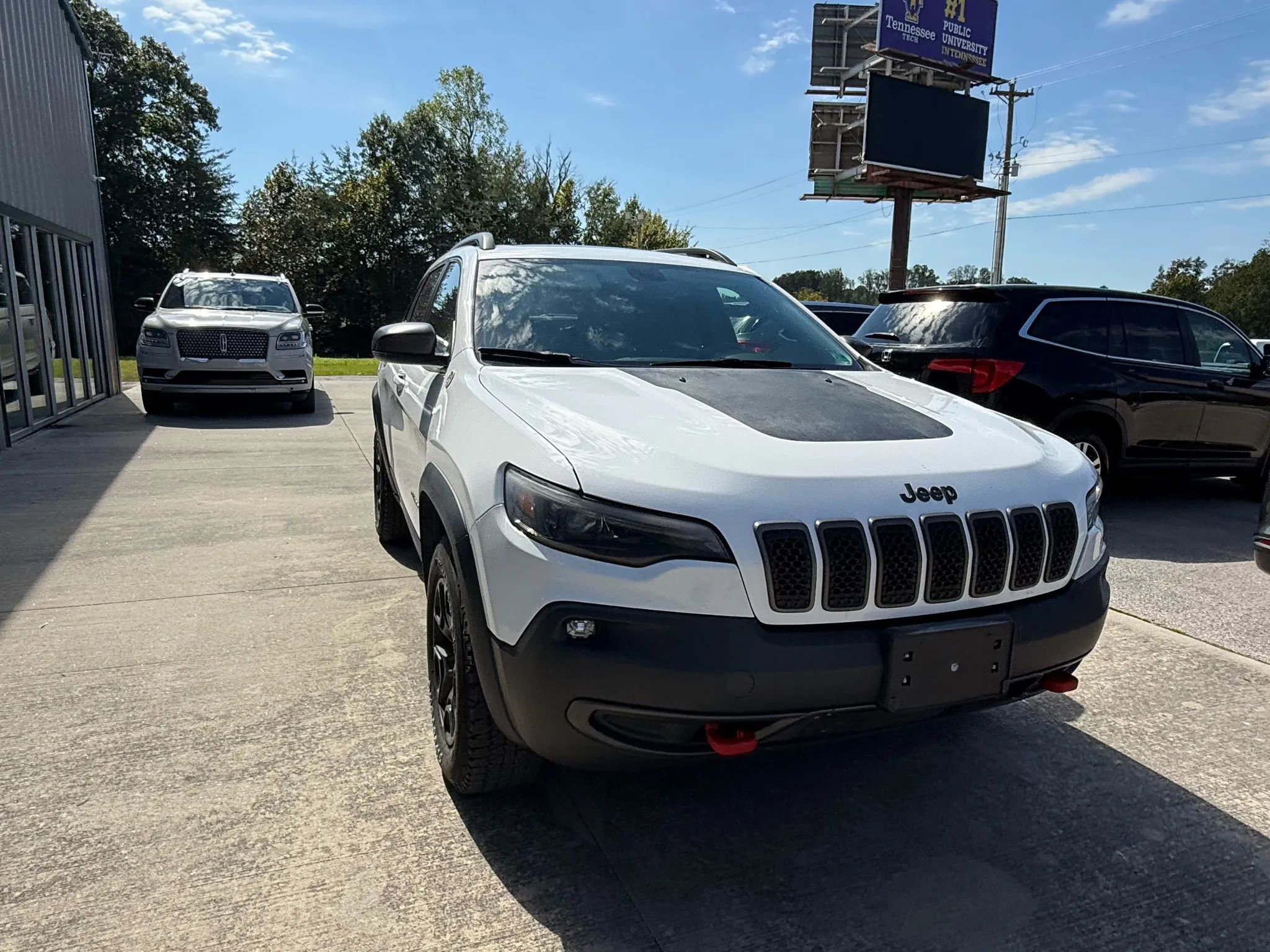 Used 2019 Jeep Cherokee Trailhawk w/ Comfort/Convenience Group image 33