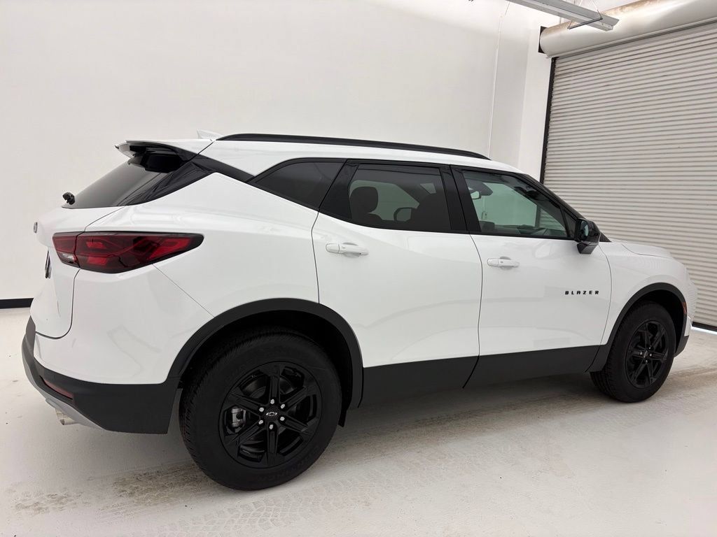 New 2026 Chevrolet Blazer LT w/ Convenience Package FWD image 22