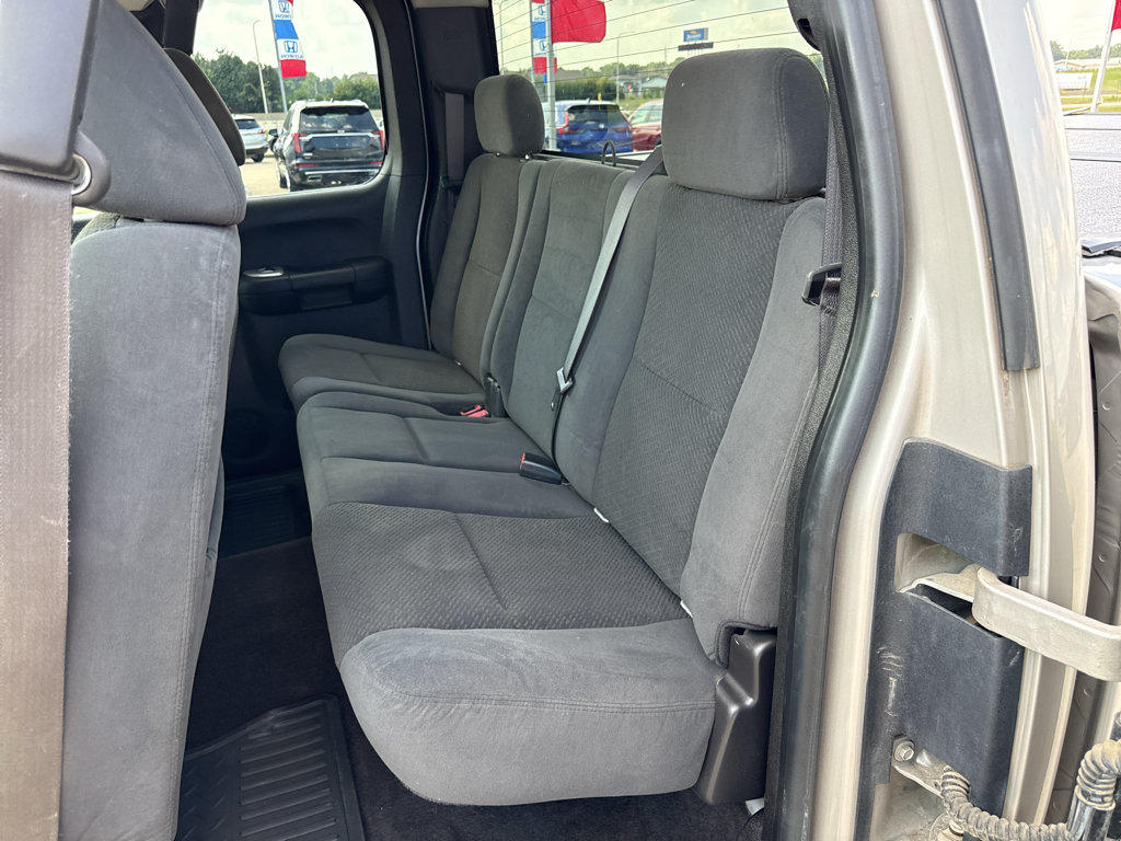Used 2008 Chevrolet Silverado 1500 LT w/ Power Pack Plus AWD/4WD image 11