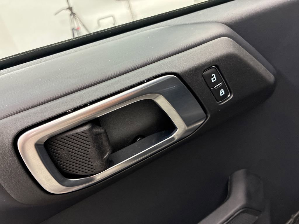 New 2025 Ford Bronco Badlands image 16