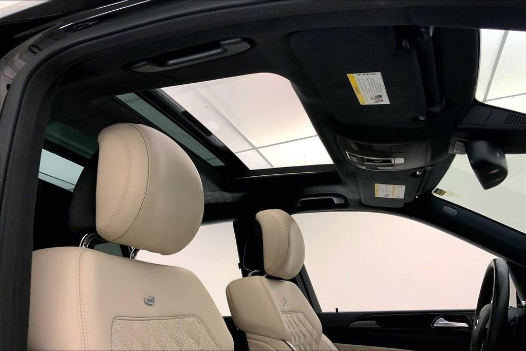 Used 2016 Mercedes-Benz GL 550 4MATIC image 26