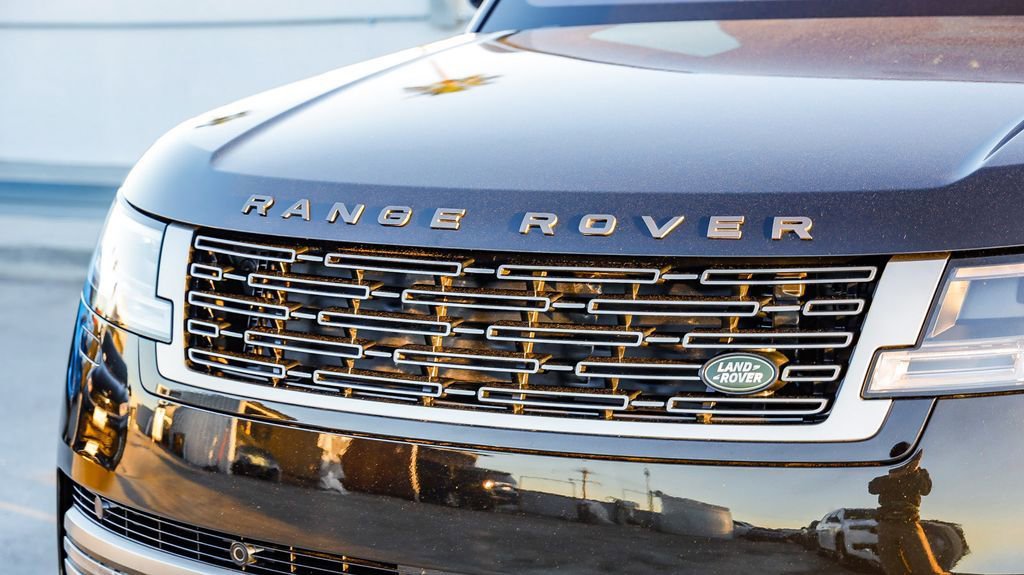 Used 2023 Land Rover Range Rover SE image 6