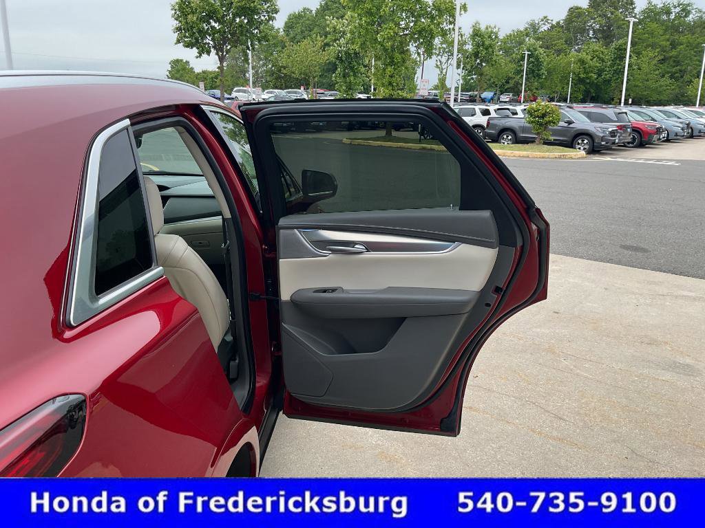 Used 2023 Cadillac XT5 Premium Luxury w/ Technology Package AWD/4WD image 18