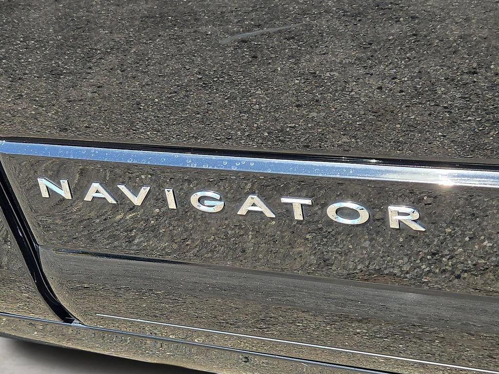 Used 2017 Lincoln Navigator Select AWD/4WD image 30