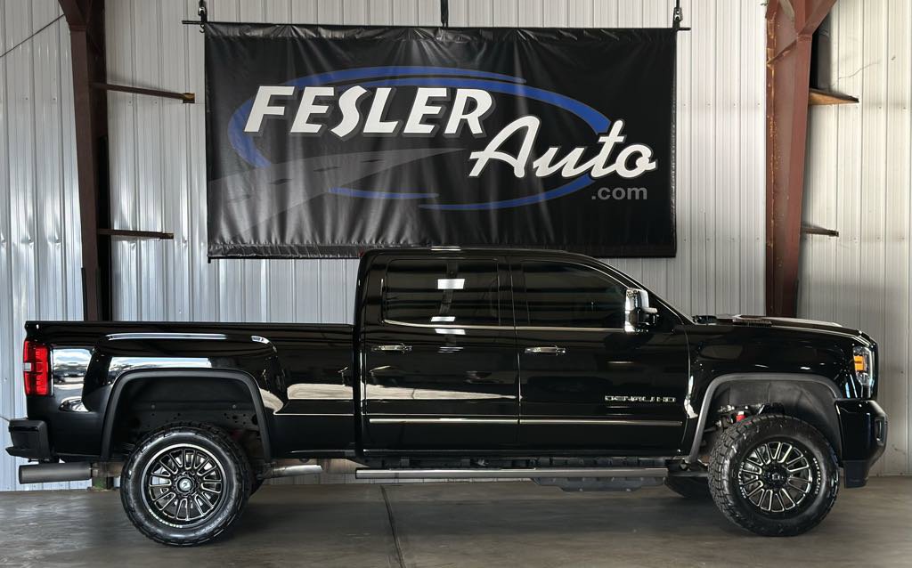 Used 2017 GMC Sierra 2500 Denali w/ Duramax Plus Package image 17