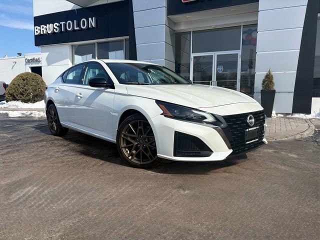 Used 2025 Nissan Altima 2.5 SR image 2