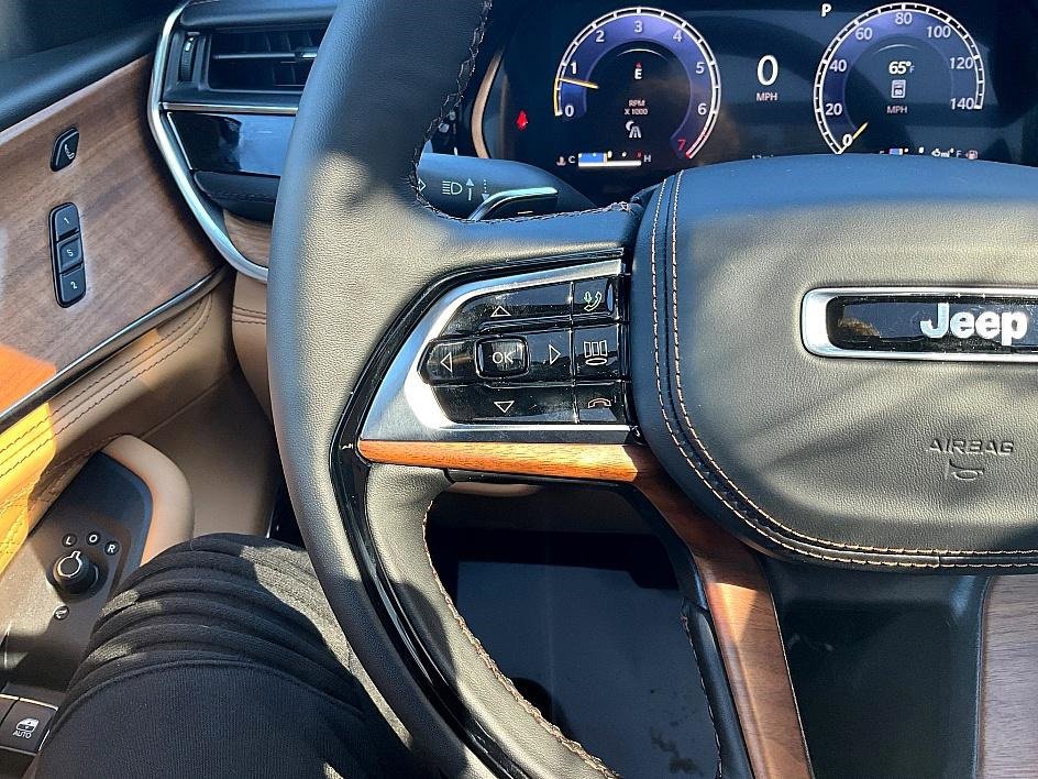 New 2025 Jeep Grand Cherokee L Summit image 23