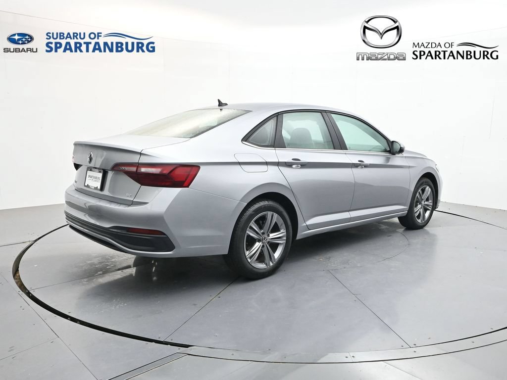 Used 2024 Volkswagen Jetta SE FWD image 8