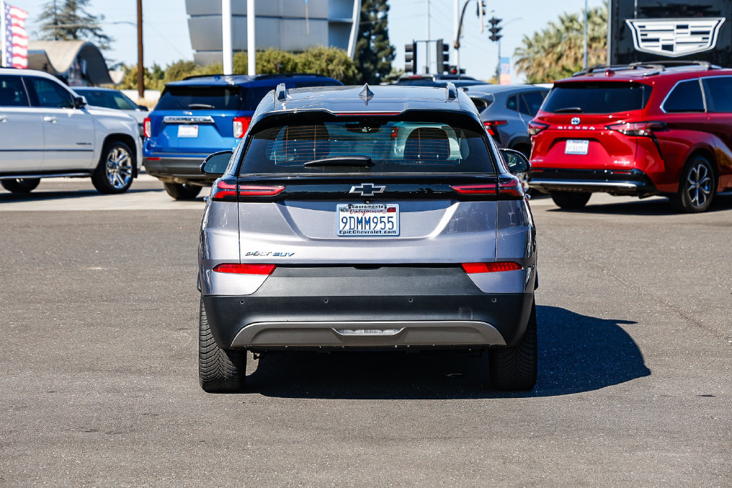 Used 2022 Chevrolet Bolt EUV Premier w/ Sun & Sound Package FWD image 3