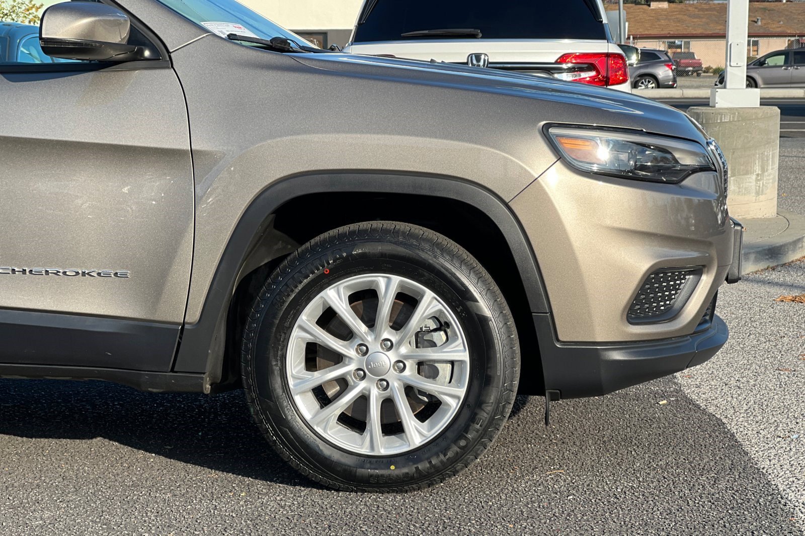 Used 2020 Jeep Cherokee Latitude image 34