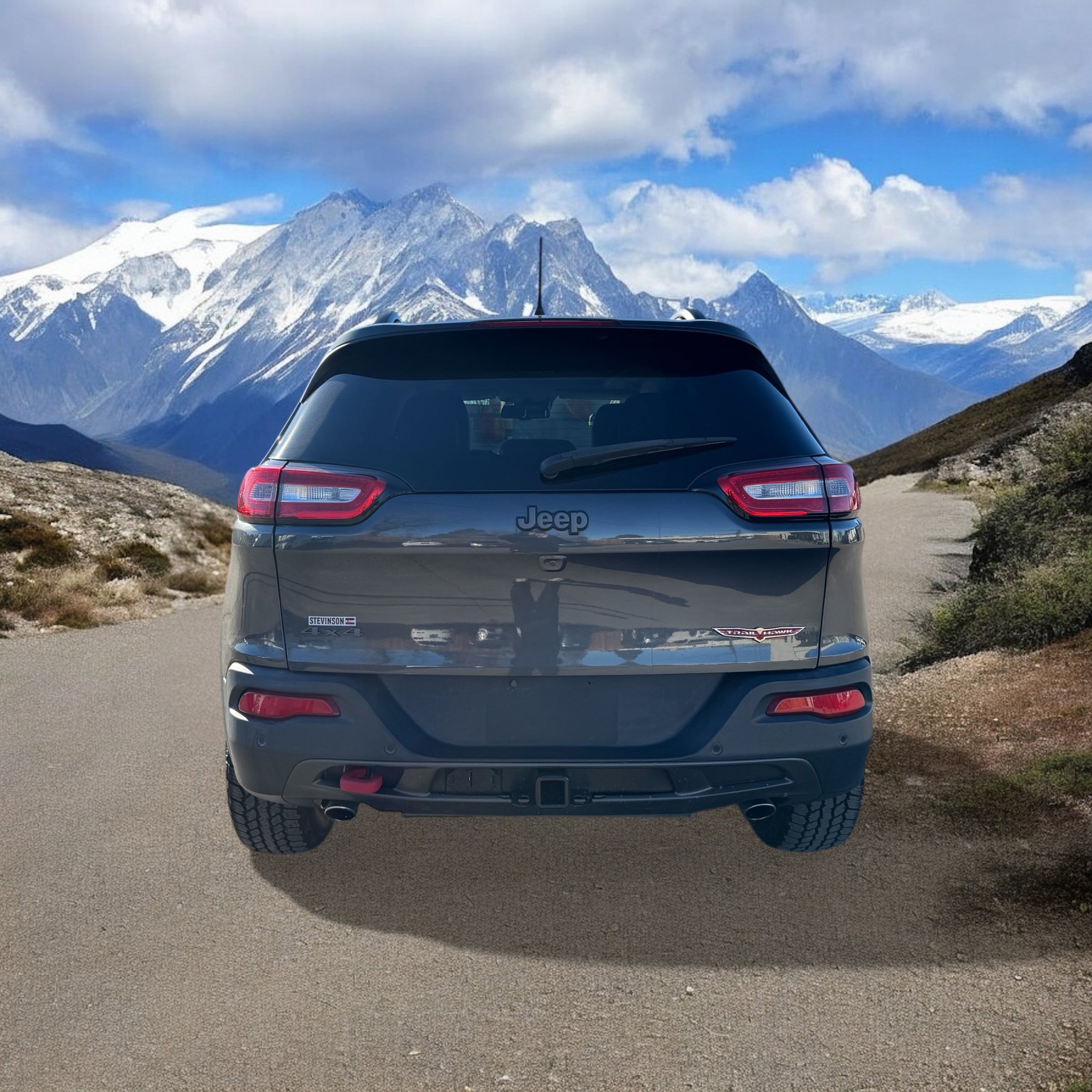 Used 2016 Jeep Cherokee Trailhawk w/ Comfort/Convenience Group image 4