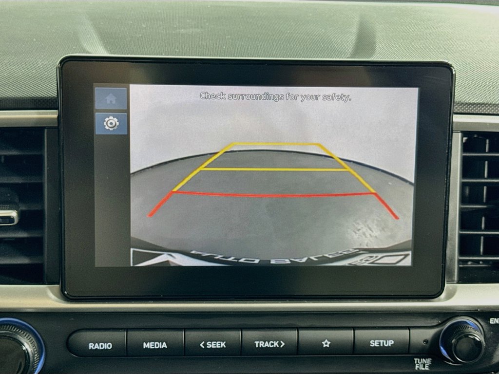 Used 2024 Hyundai Venue SEL FWD image 32