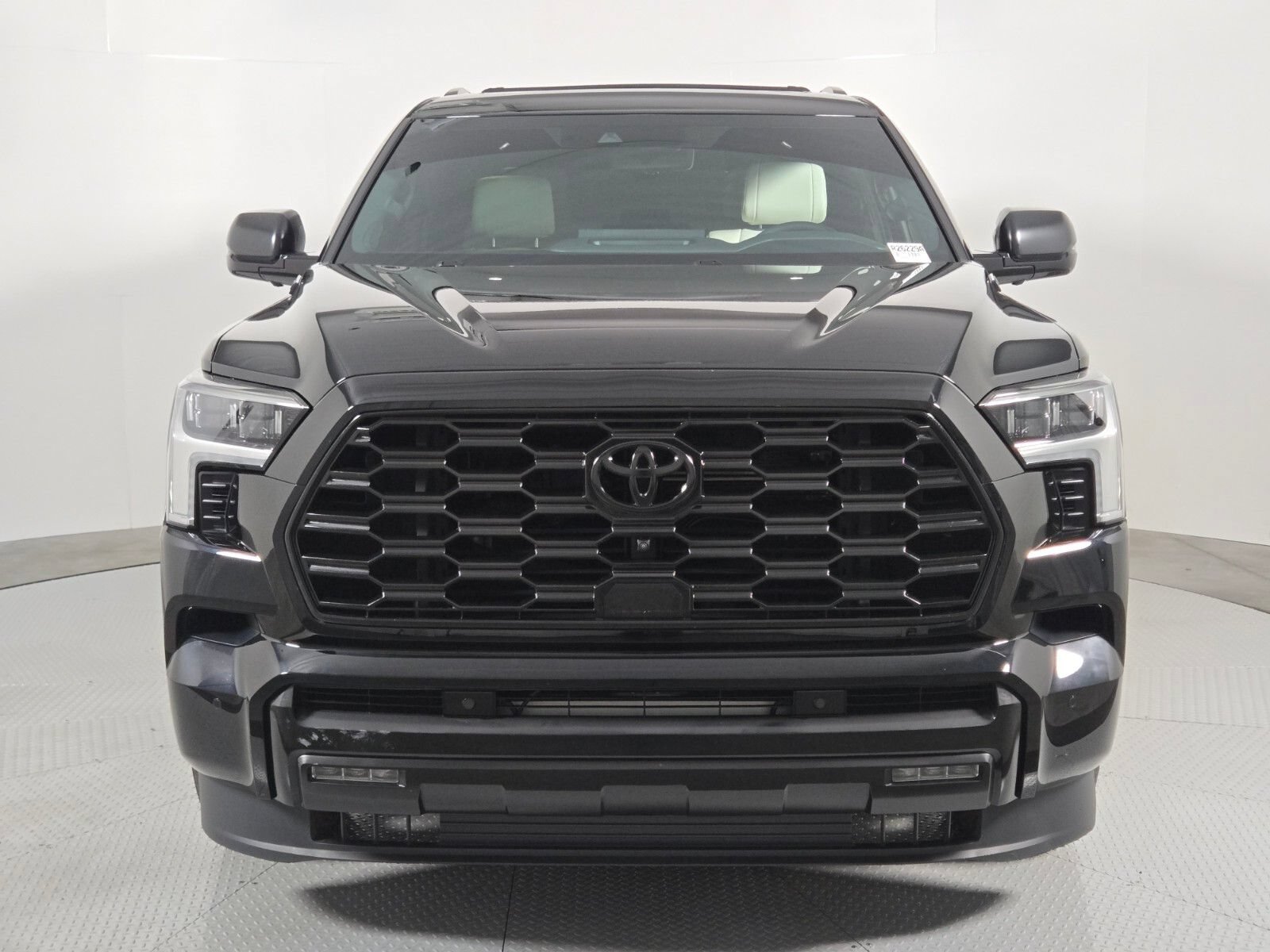 Used 2025 Toyota Sequoia Capstone AWD/4WD image 8
