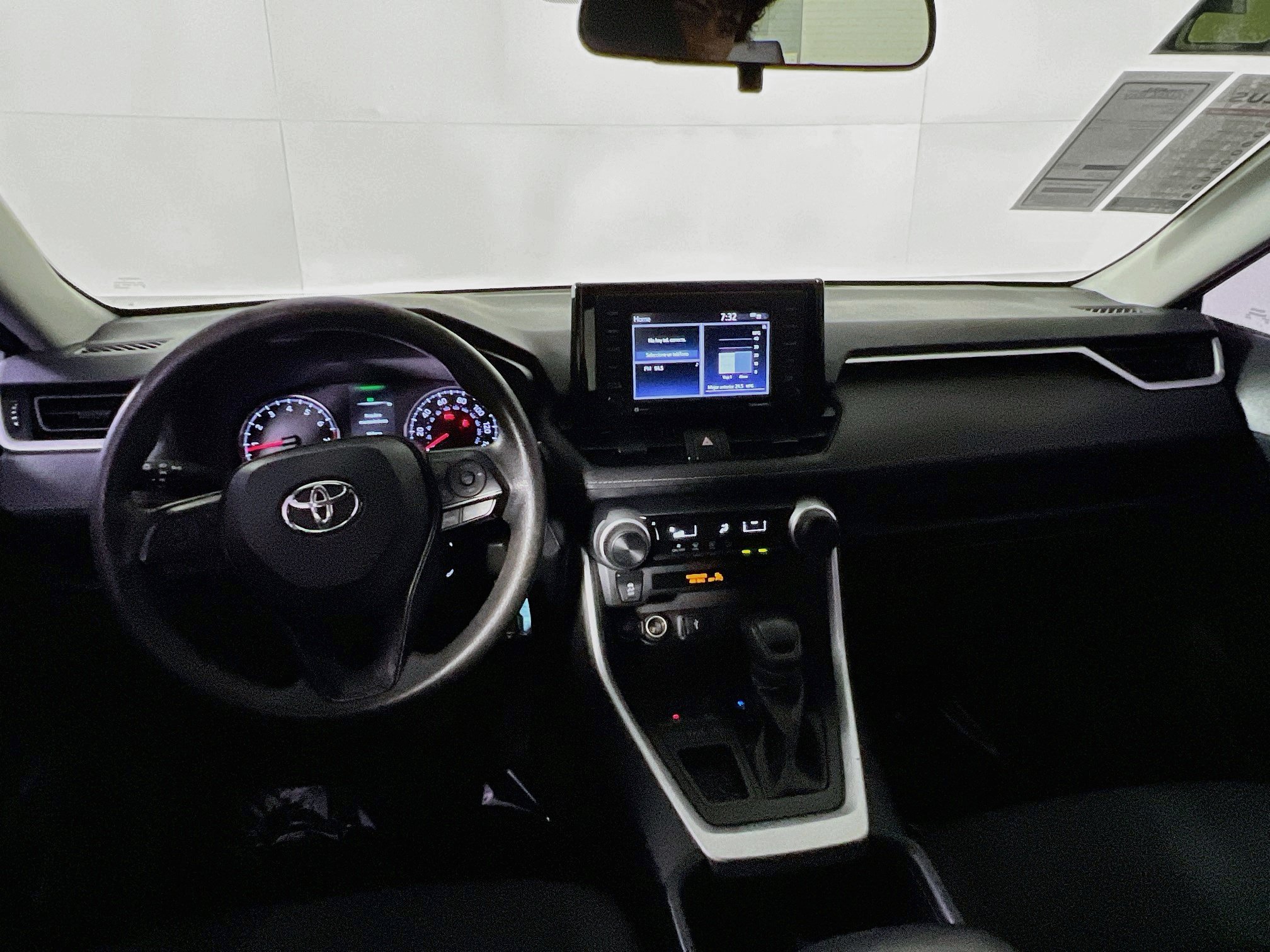 Used 2022 Toyota RAV4 LE FWD image 30