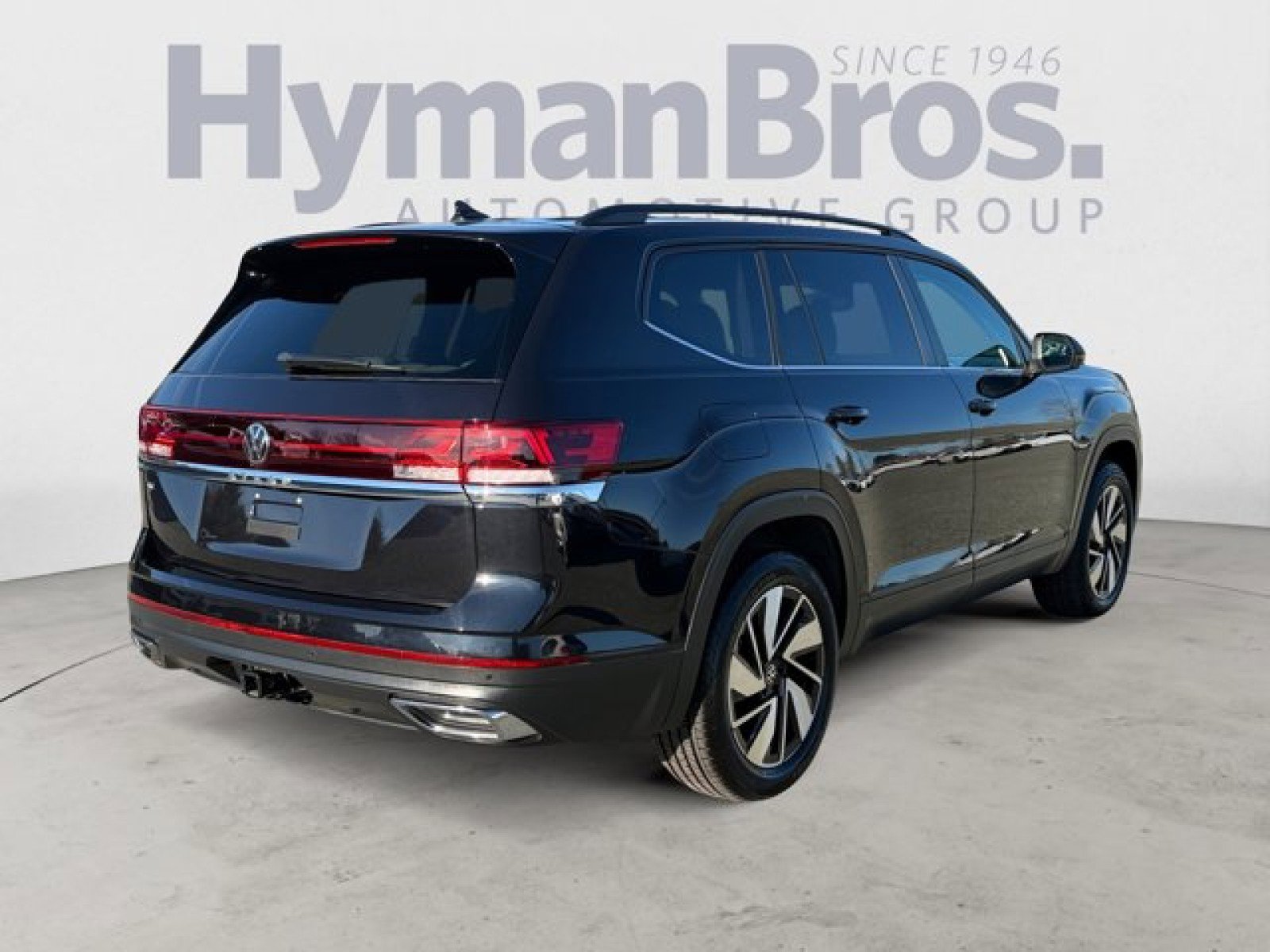 Used 2024 Volkswagen Atlas SE image 3