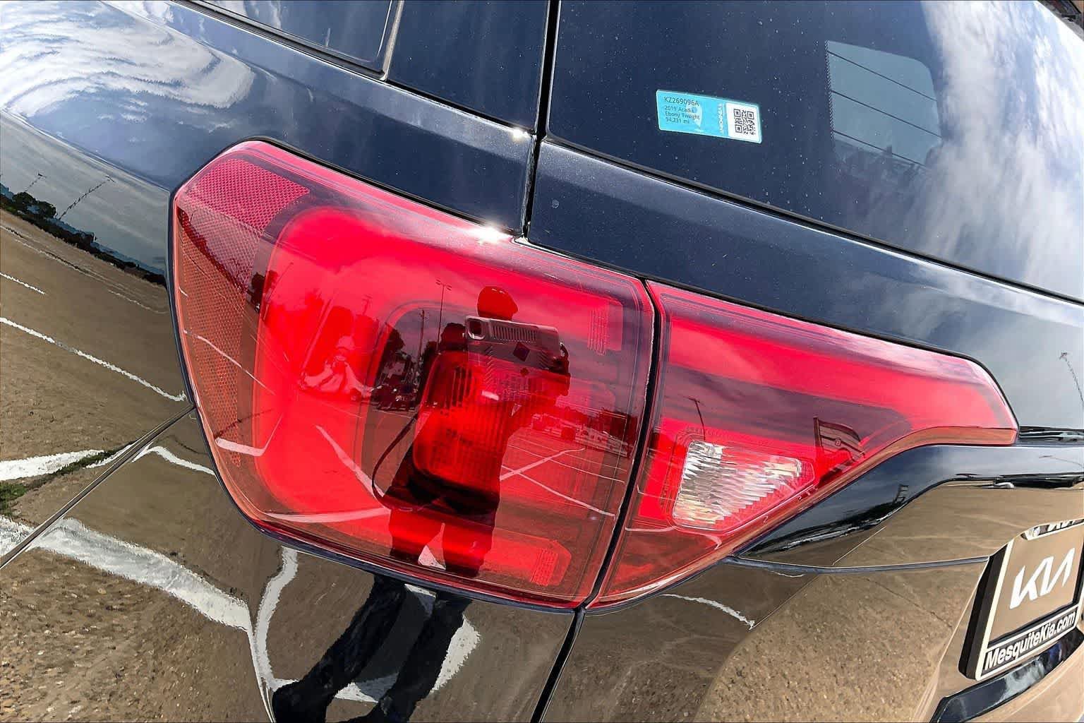 Used 2019 GMC Acadia SLT w/ Black Edition FWD image 32