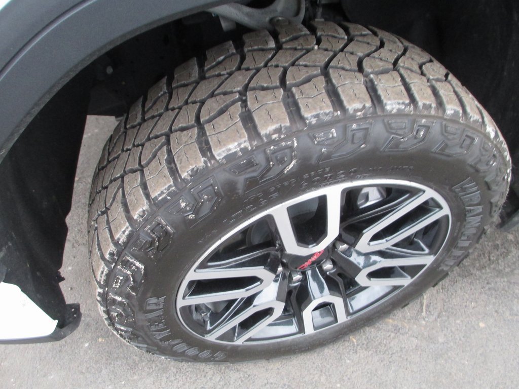 Certified 2024 GMC Sierra 1500 AT4 w/ Technology Package image 13