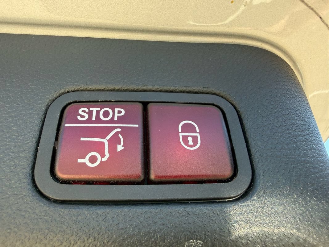 Used 2019 Mercedes-Benz GLE 43 AMG 4MATIC image 25
