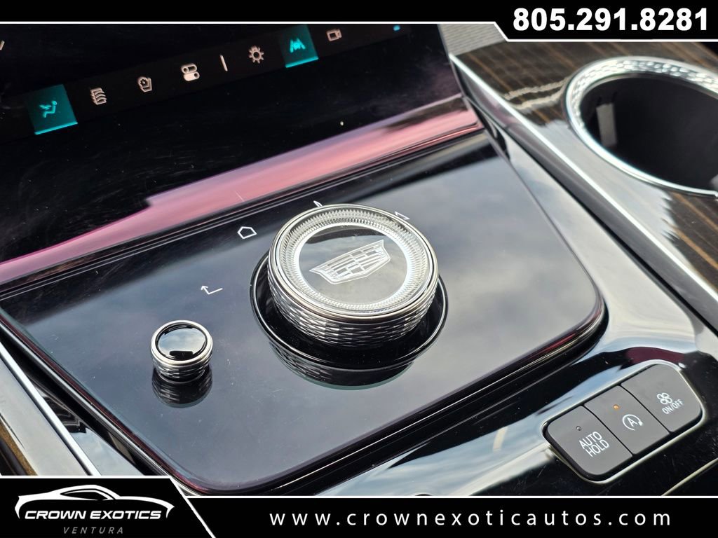 Used 2025 Cadillac Escalade ESV Premium Luxury RWD image 31