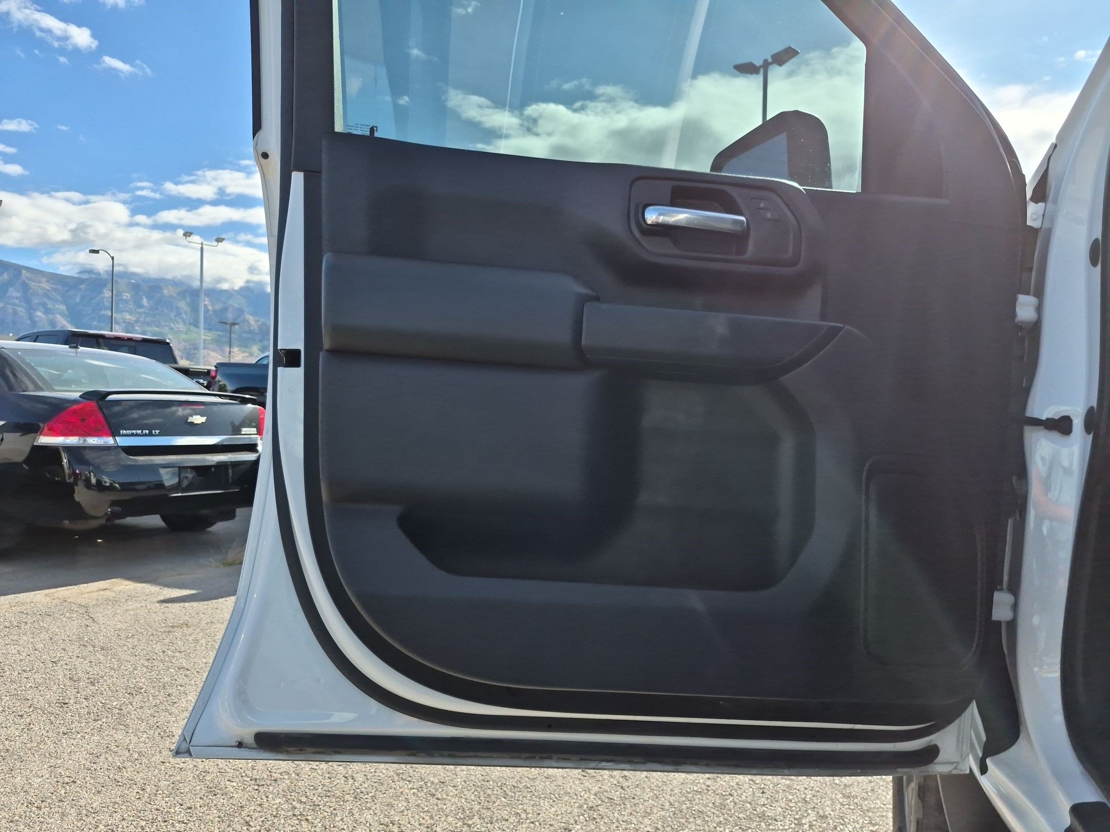 Used 2022 Chevrolet Silverado 2500 Custom w/ Gooseneck/5TH Wheel Package AWD/4WD image 12