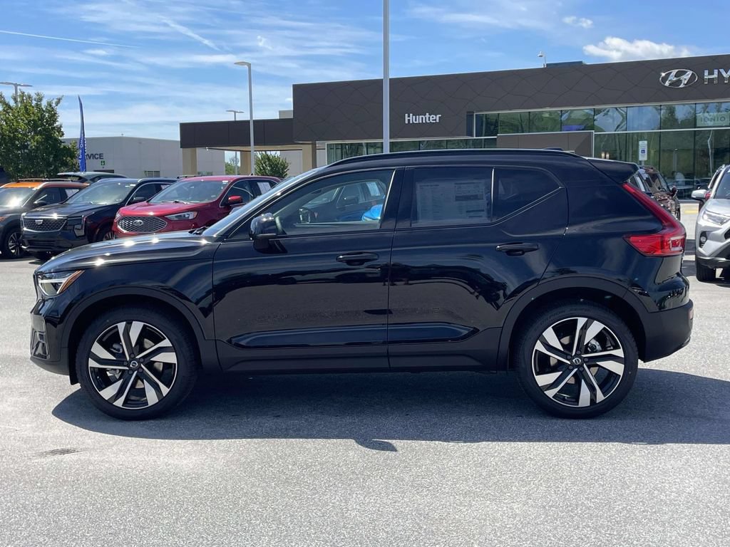 New 2026 Volvo XC40 B5 Plus w/ Climate Package AWD/4WD image 25