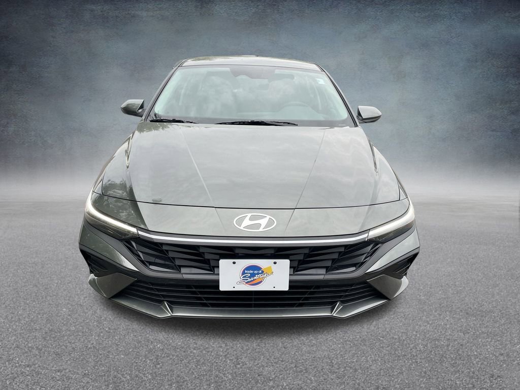 Used 2025 Hyundai Elantra SE image 35