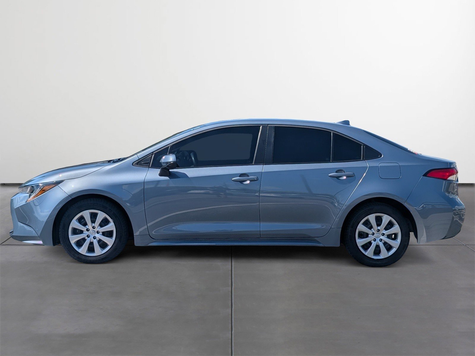 Certified 2025 Toyota Corolla LE FWD image 3