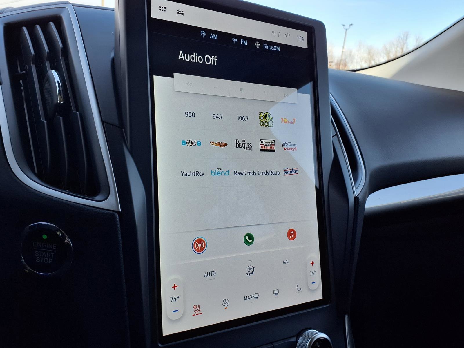 Used 2024 Ford Edge SEL w/ Convenience Package image 11