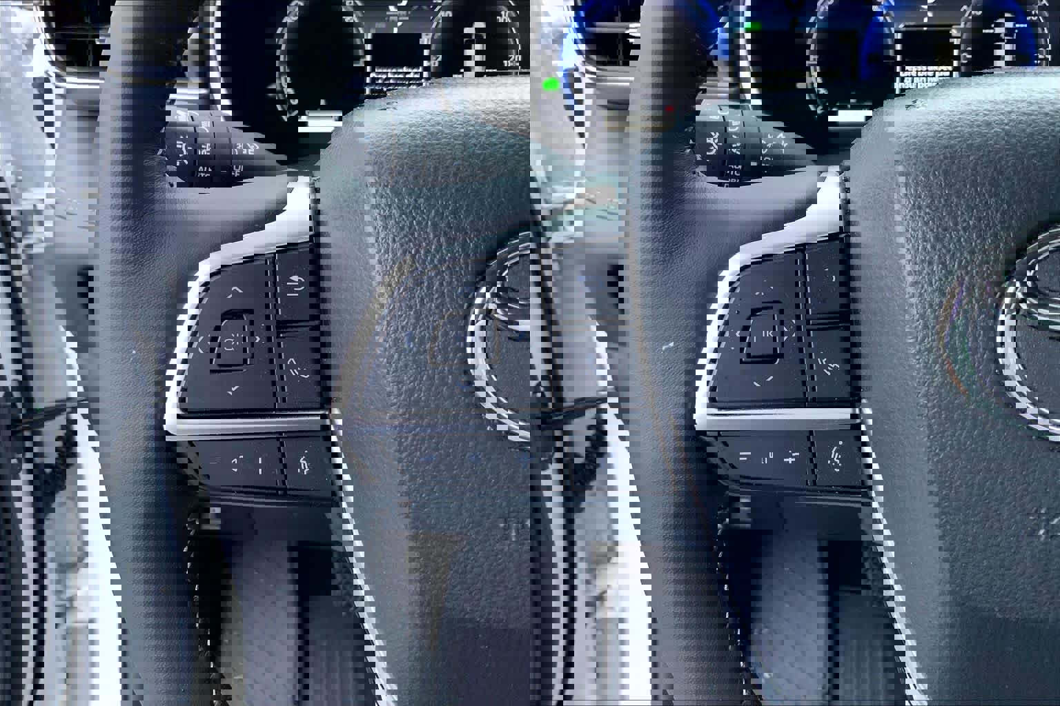 Used 2025 Toyota Highlander Limited image 22