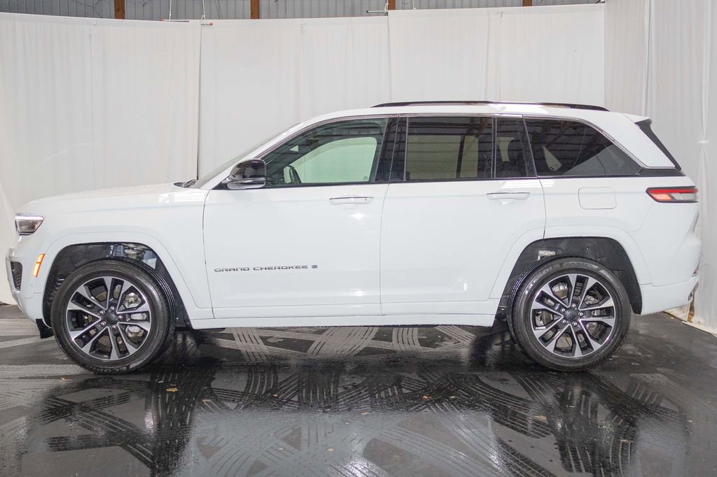 Used 2022 Jeep Grand Cherokee Overland w/ Luxury Tech Group IV image 5