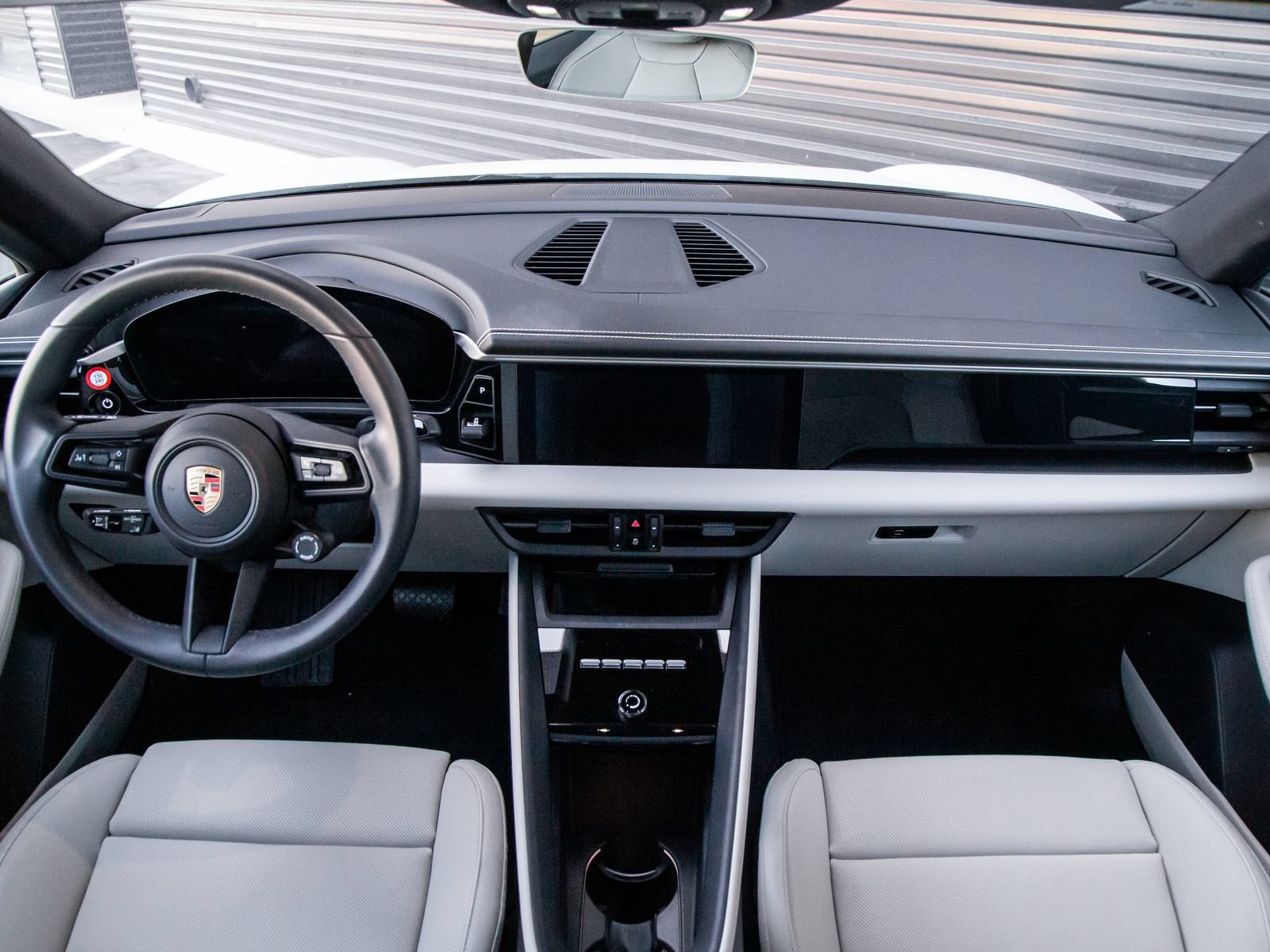 Certified 2025 Porsche Macan Electric RWD image 14